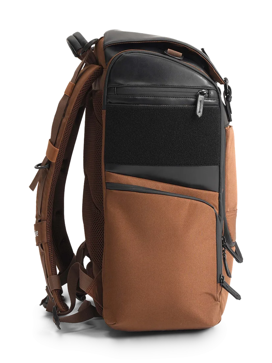 Pure Cookie side with shoulder straps