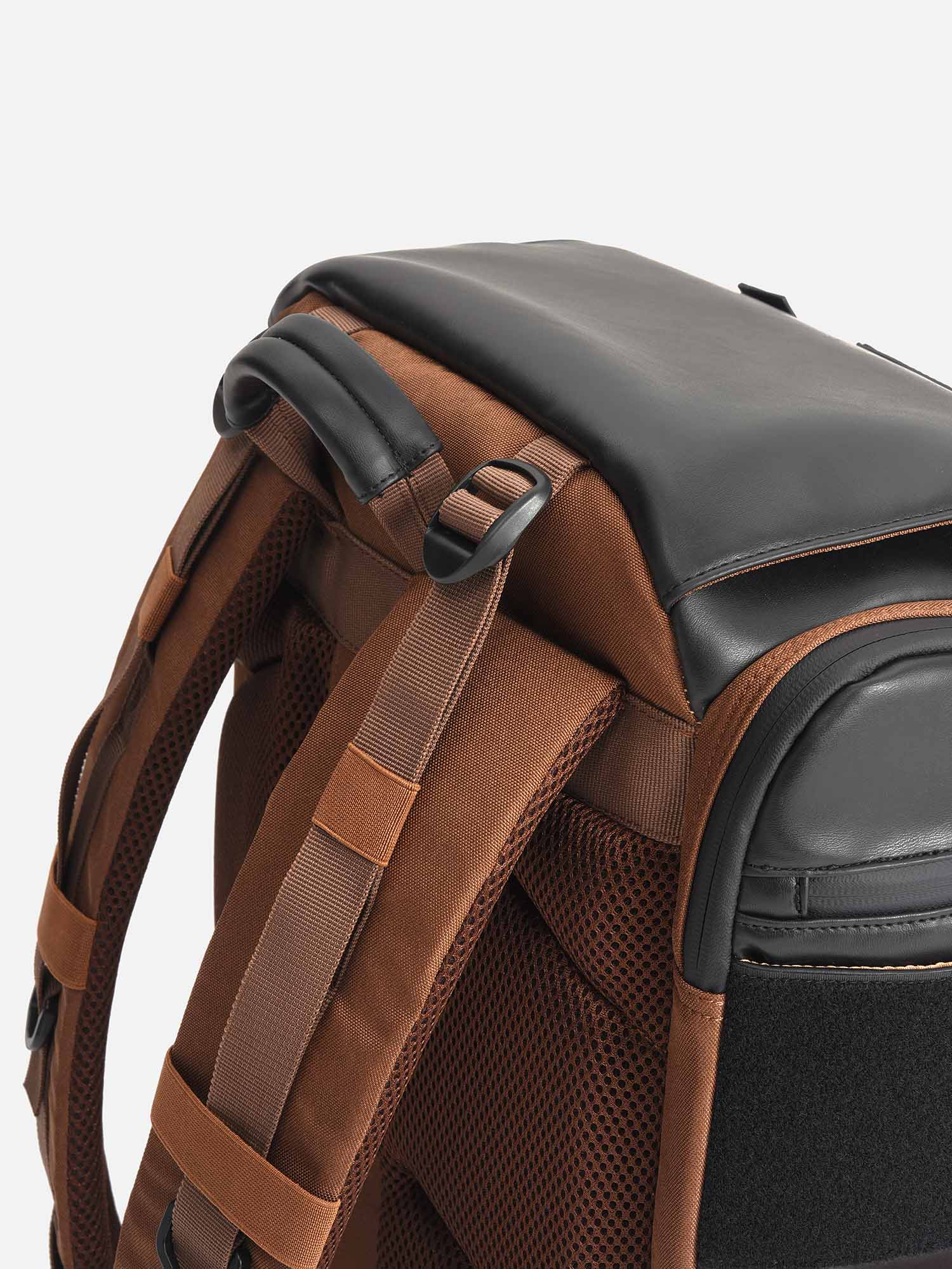 Padded shoulder straps and mesh back